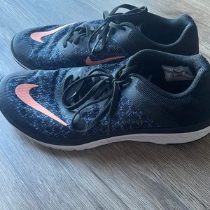 Nike Women’s Sneaker - Size 9.5